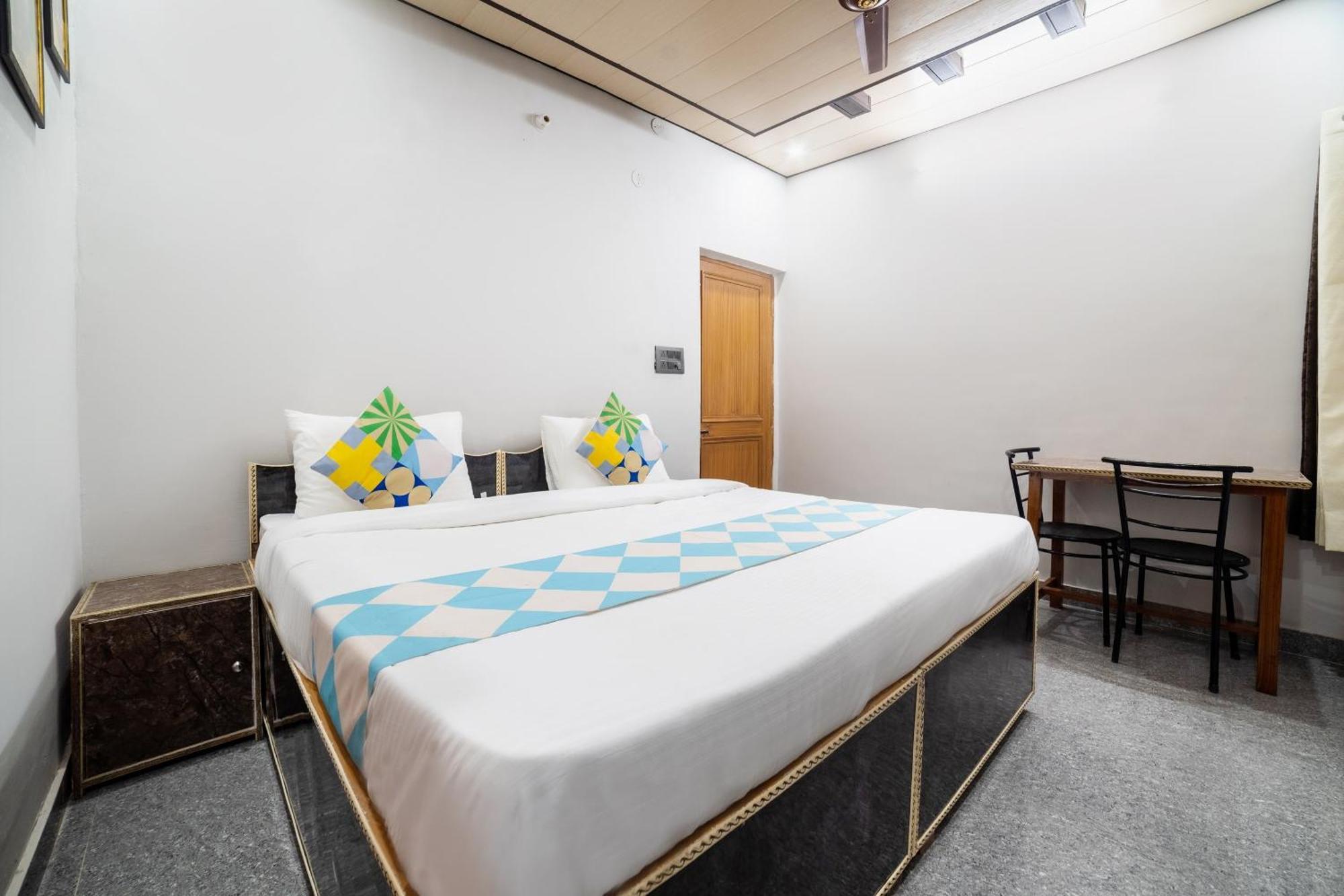 Hotel O Home Gautam Homestay Dehradun Esterno foto