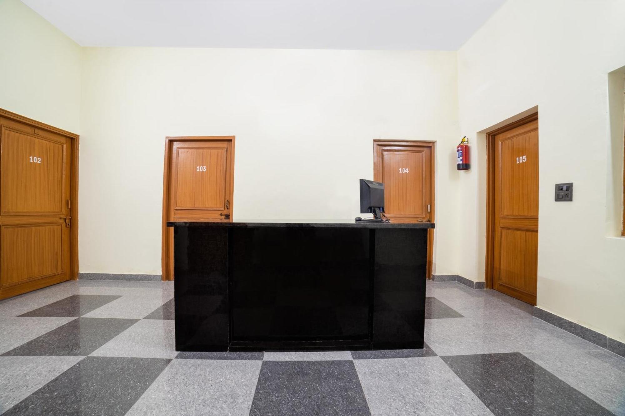 Hotel O Home Gautam Homestay Dehradun Esterno foto
