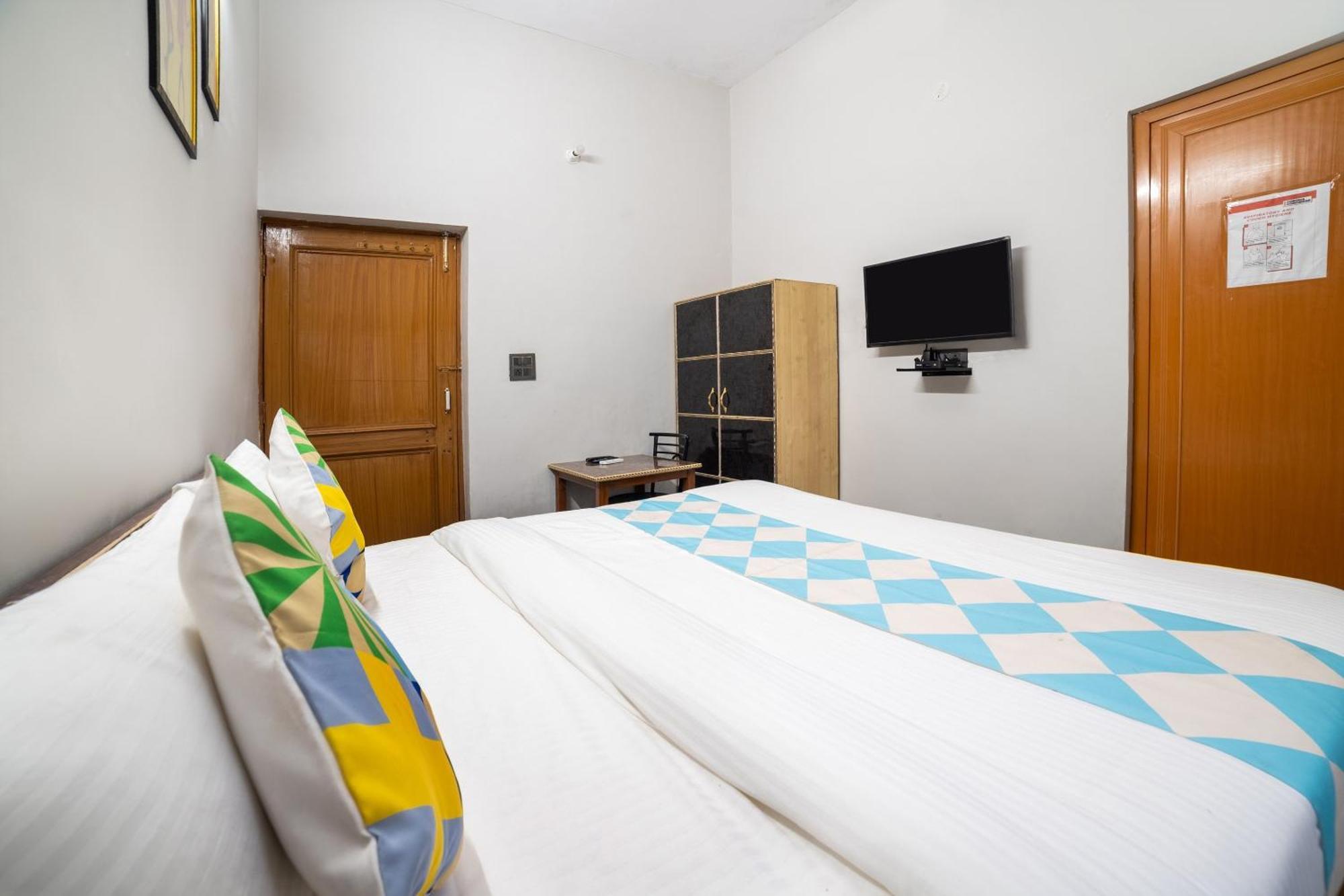 Hotel O Home Gautam Homestay Dehradun Esterno foto