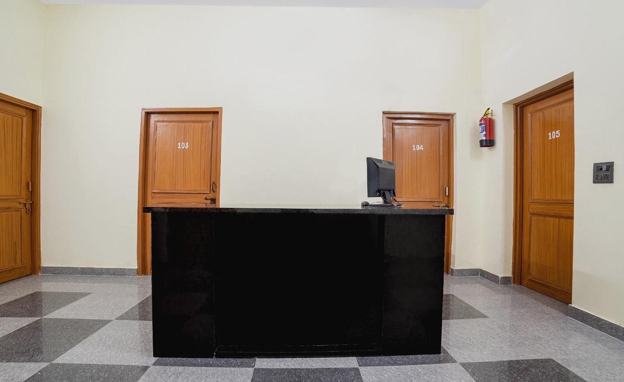 Hotel O Home Gautam Homestay Dehradun Esterno foto
