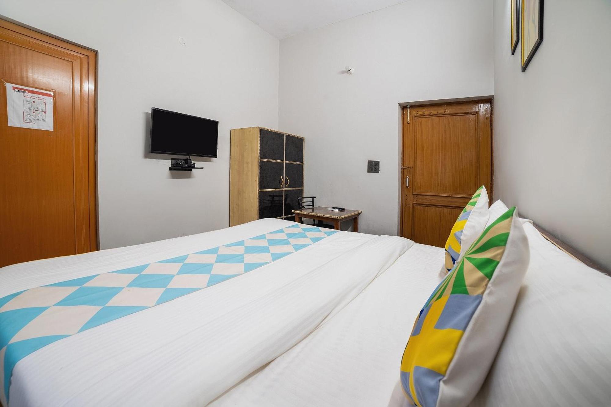 Hotel O Home Gautam Homestay Dehradun Esterno foto