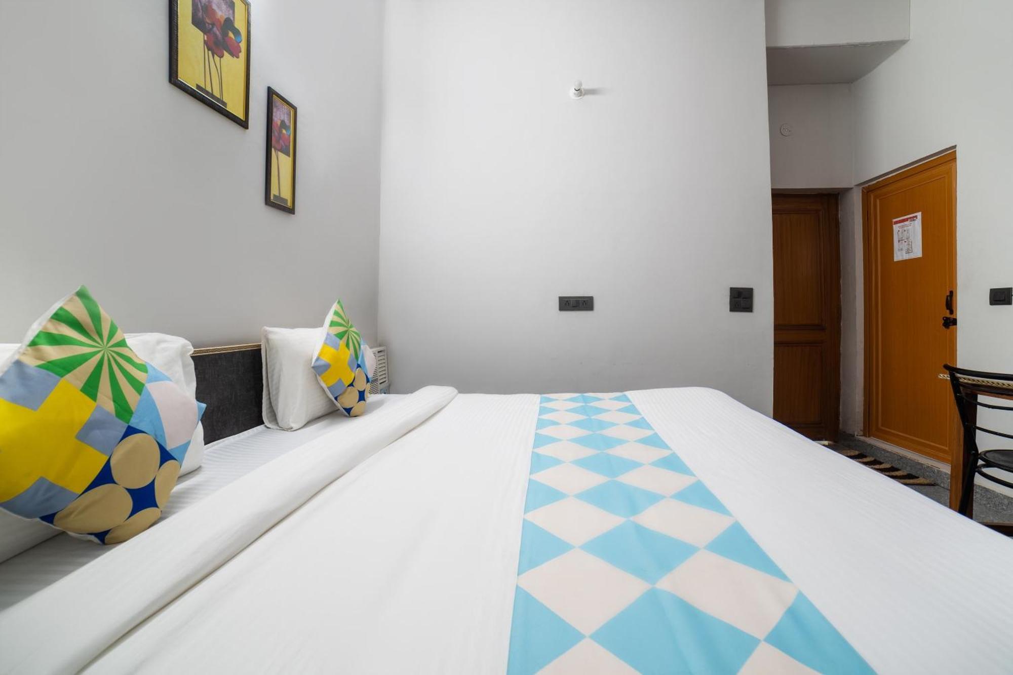 Hotel O Home Gautam Homestay Dehradun Esterno foto