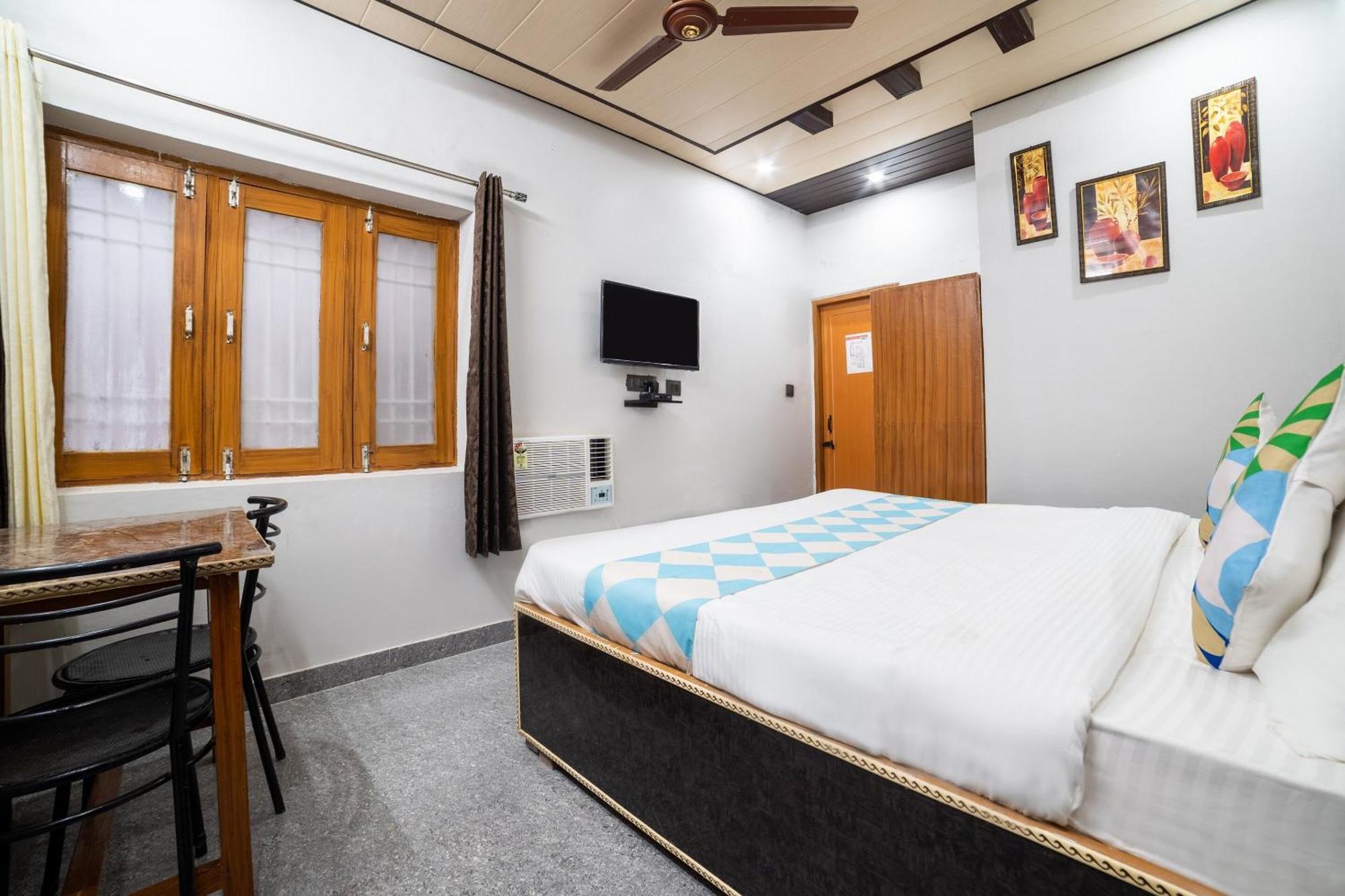 Hotel O Home Gautam Homestay Dehradun Esterno foto